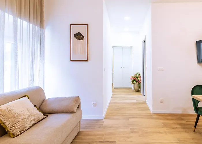 Luxury 2 Bedroom-2 Bathroom With Rooftop Terrace & Luxury App