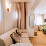 Apartment Luxury 2 Bedroom-2 Bathroom With Rooftop Terrace & Luxury App