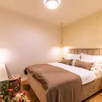 Apartment Luxury 2 Bedroom-2 Bathroom With Rooftop Terrace & Luxury App *