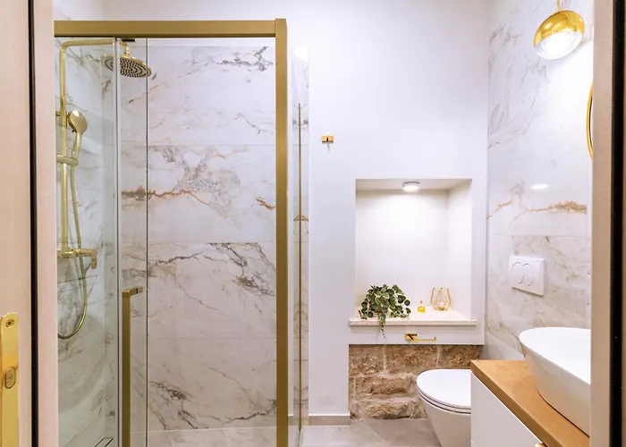 Apartment Luxury 2 Bedroom-2 Bathroom With Rooftop Terrace & Luxury App