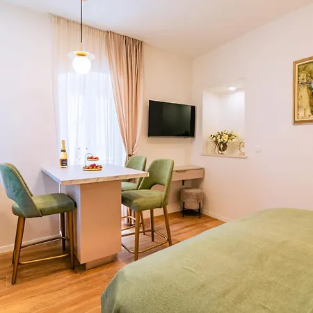 Luxury 2 Bedroom-2 Bathroom With Rooftop Terrace & Luxury App Appartement *