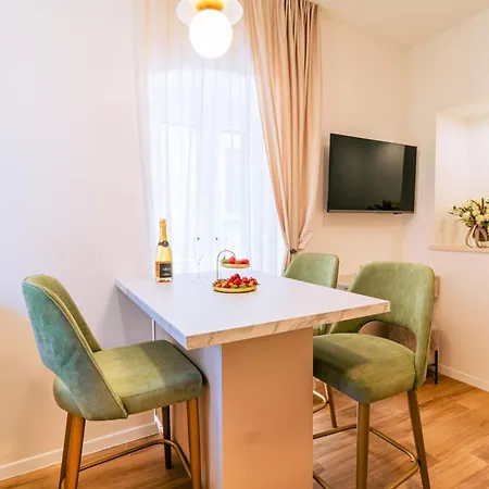 Daire Luxury 2 Bedroom-2 Bathroom With Rooftop Terrace & Luxury App *