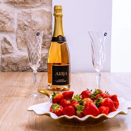 Daire Luxury 2 Bedroom-2 Bathroom With Rooftop Terrace & Luxury App