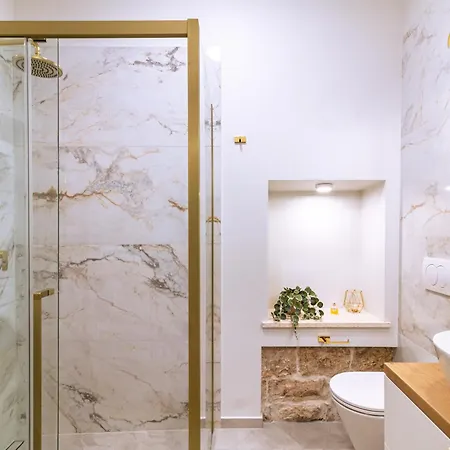 Daire Luxury 2 Bedroom-2 Bathroom With Rooftop Terrace & Luxury App