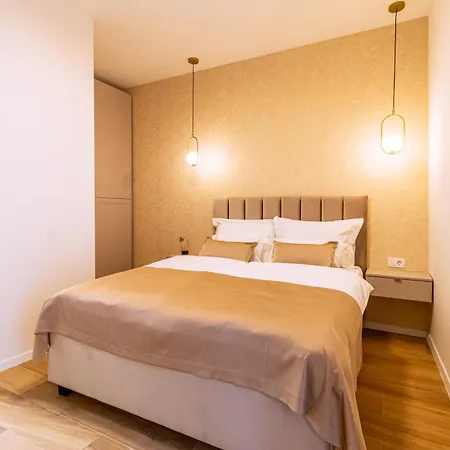 Luxury 2 Bedroom-2 Bathroom With Rooftop Terrace & Luxury App Appartement