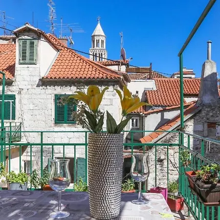 Daire Luxury 2 Bedroom-2 Bathroom With Rooftop Terrace & Luxury App *