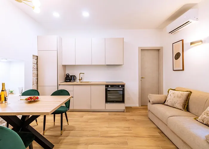 Luxury 2 Bedroom-2 Bathroom With Rooftop Terrace & Luxury App דירה ספליט