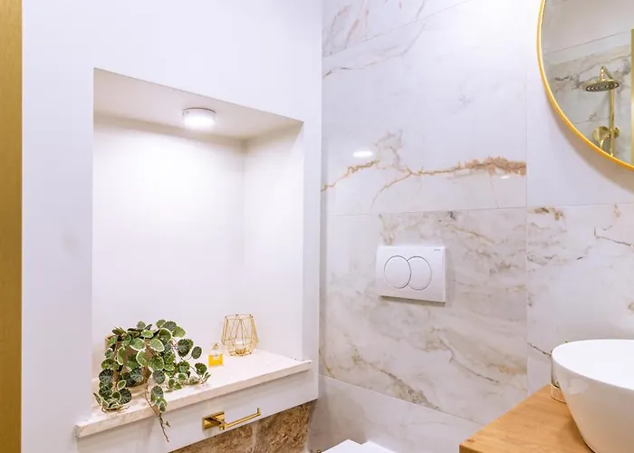 Luxury 2 Bedroom-2 Bathroom With Rooftop Terrace & Luxury App דירה *