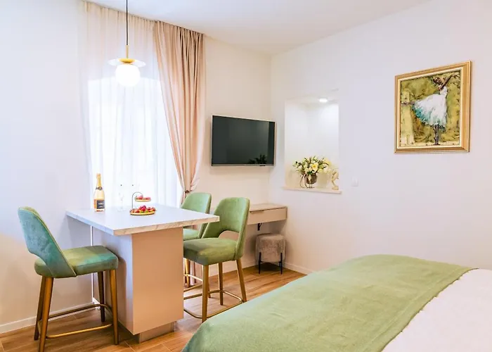 Luxury 2 Bedroom-2 Bathroom With Rooftop Terrace & Luxury App ספליט