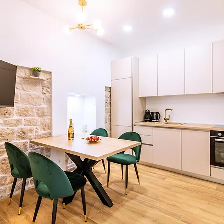 Luxury 2 Bedroom-2 Bathroom With Rooftop Terrace & Luxury App * 斯普利特