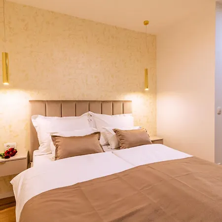 Luxury 2 Bedroom-2 Bathroom With Rooftop Terrace & Luxury App * 斯普利特